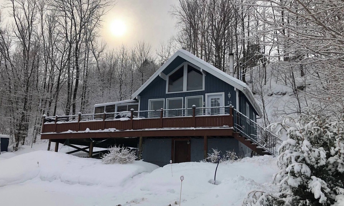 Sainte-Croix Ski Chalet | Friendly cottage, view and access to the river