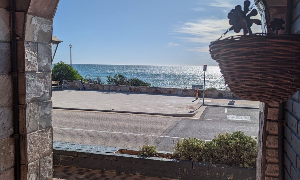 Henley Beach Apartment | Friendly@Henley