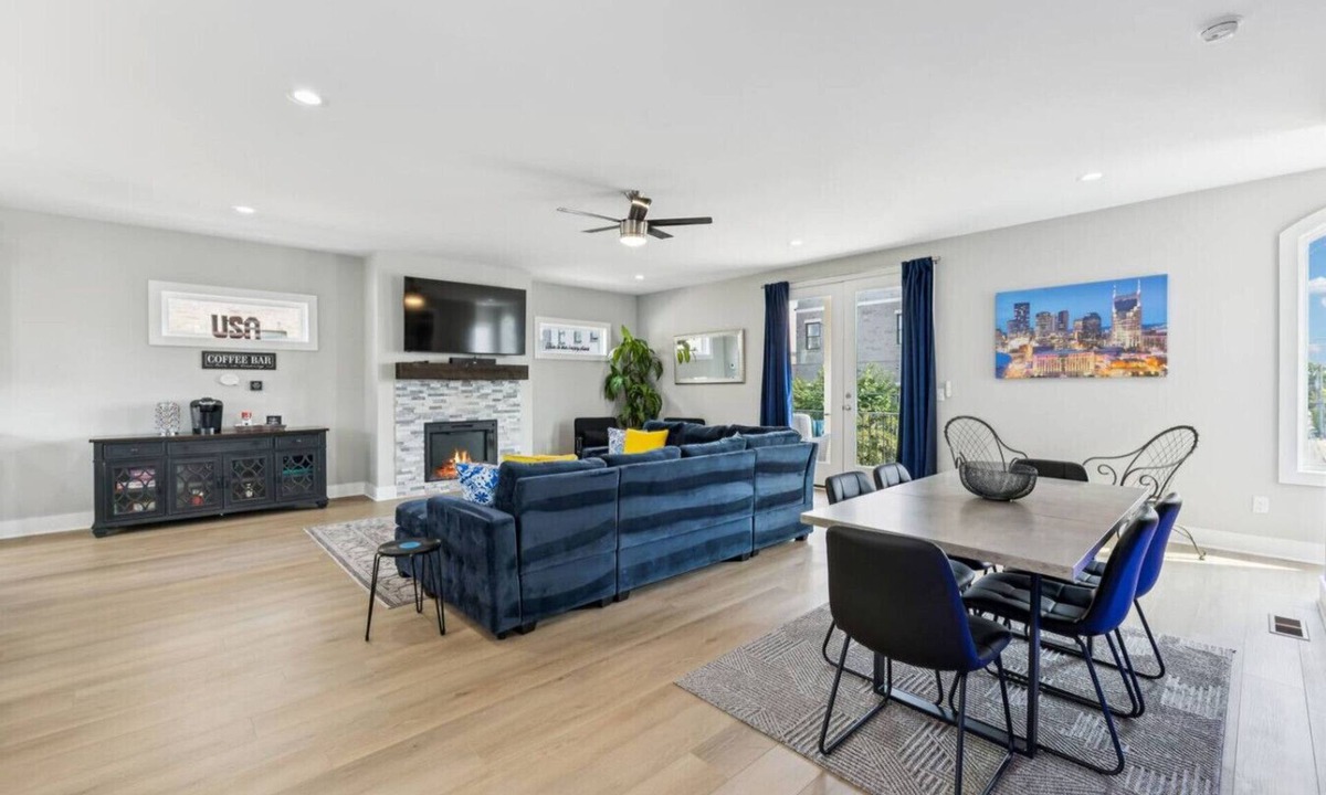 Buena Vista House | Friends in Skyline Places, 10 min to Broadway, Perfect for Groups!
