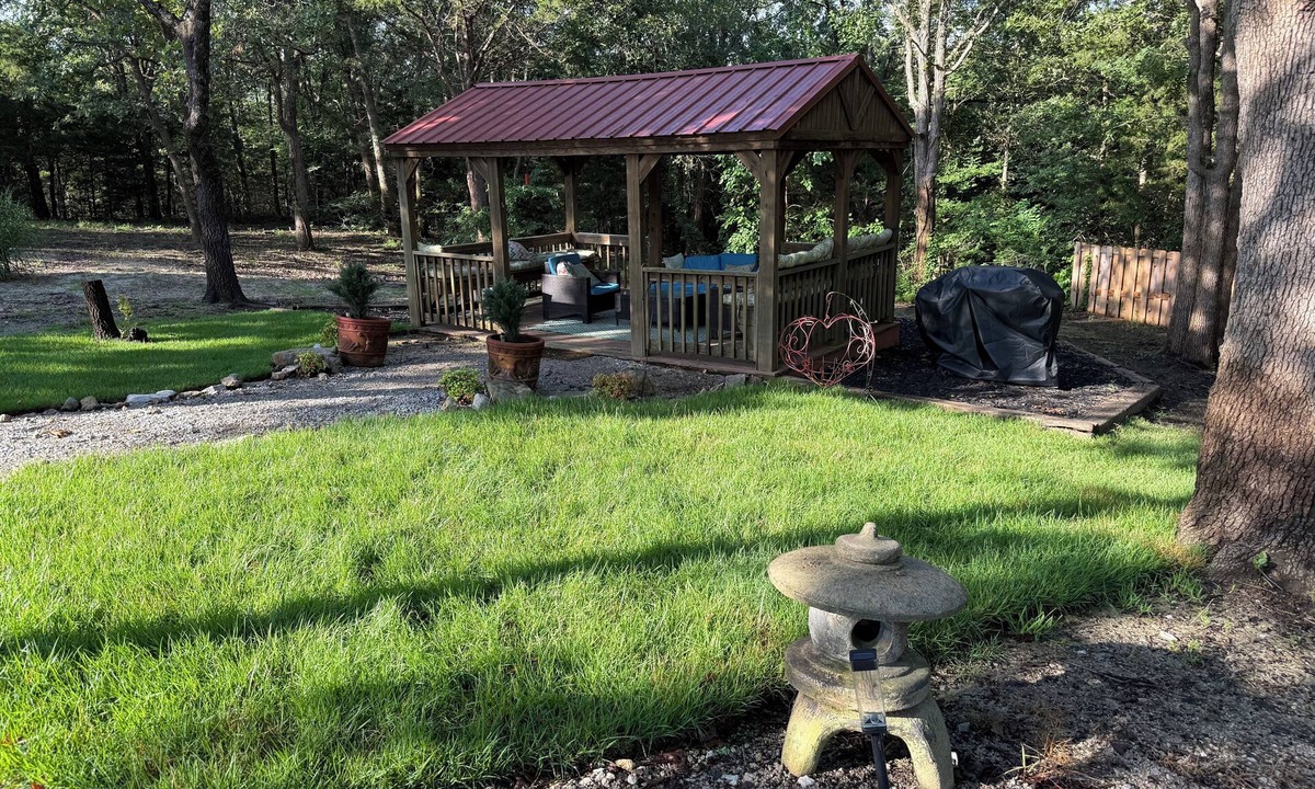 Ardmore Cabin | Frigg’s Glamp Studio Cabin- Fall CampFires, Hot Chocolate, and beautiful trails.