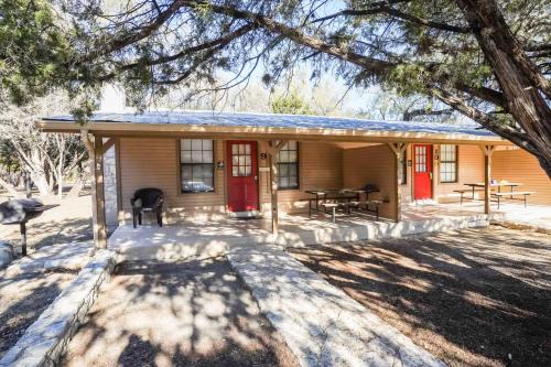 Sabinal House | Frio Country #09