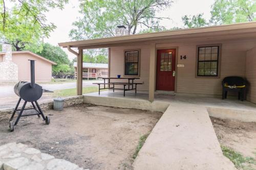 Sabinal House | Frio Country #14