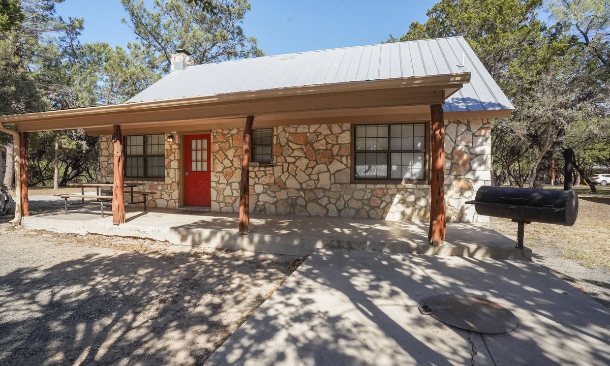 Sabinal Cabin | Frio Country Resort - Within walking distance to the Frio River!