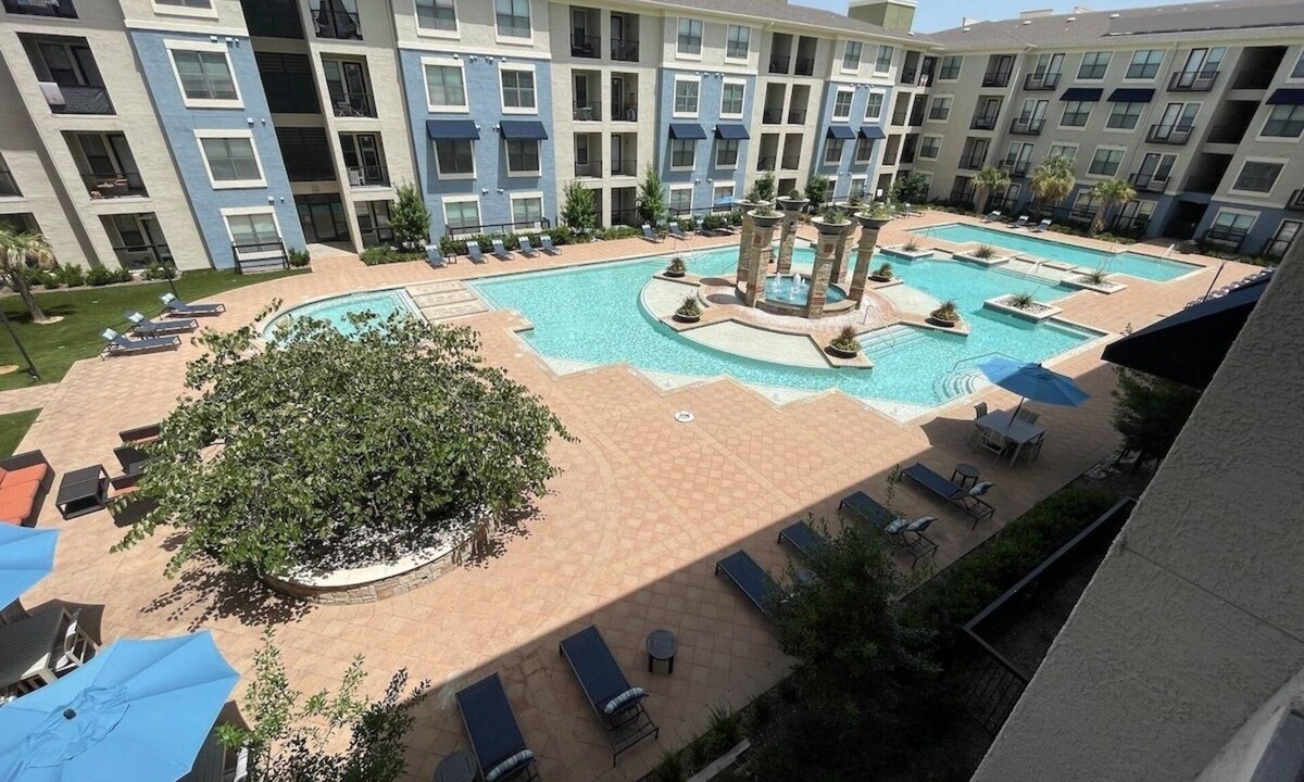 Frisco Apartment | Frisco 1BR Suite w/Private Balcony + Pool View | Walk to Shops & Dining