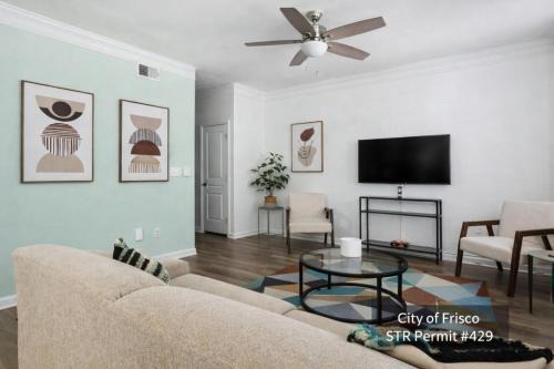 Frisco Apartment | Frisco Business Class, Modern Executive Suite 923