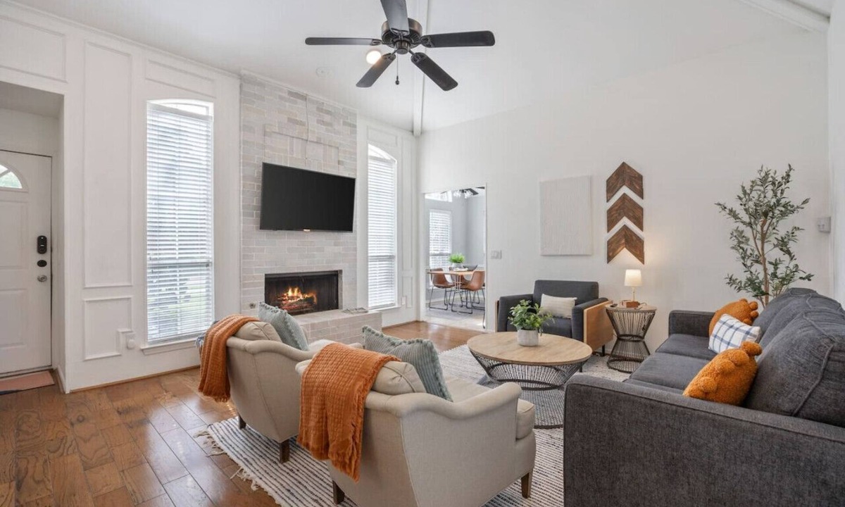 Frisco House | Frisco Luxury King Suite Retreat/Walk to Main Street/Backyard Oasis + Garage
