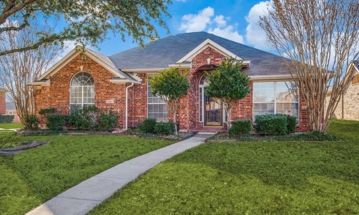 Frisco House | Frisco Spacious & Cozy Bling Home by Aya