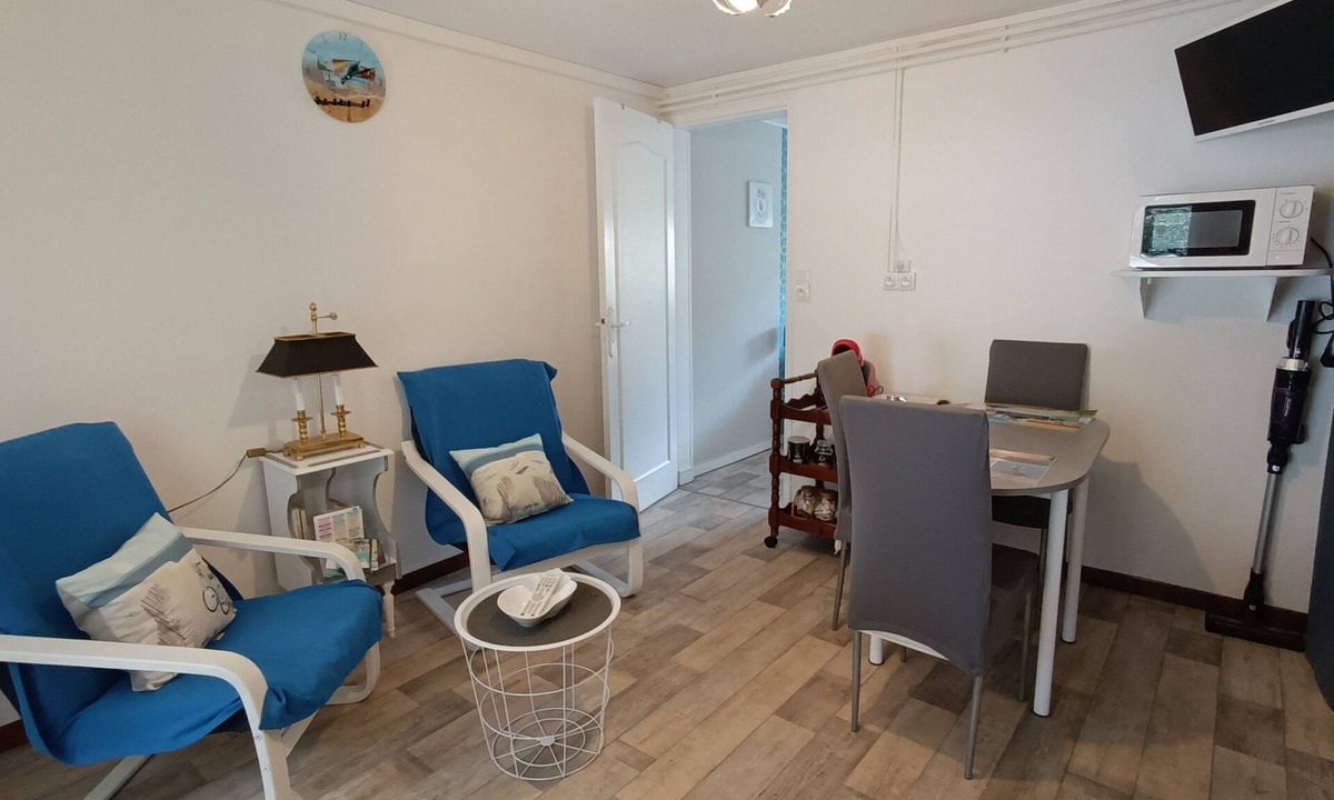 La Barre-de-Monts Apartment | Fromentine, apartment Ground floor of a house on the edge of a forest for 2 people. - Wifi