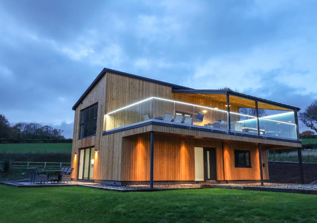 Ruthin House | Fron Haul - Robin Goch