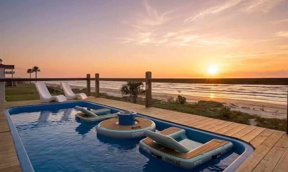 Port Bolivar House | Front Row Pool - chilled & heated - hot tub- beachfront