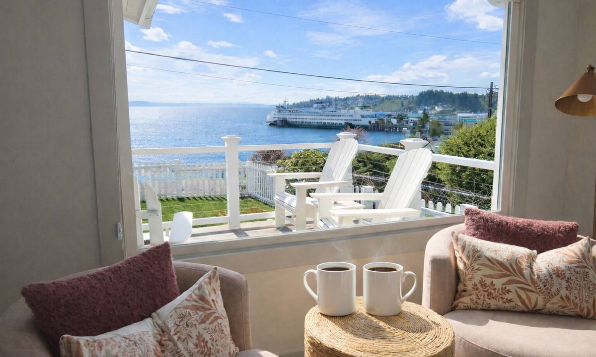 Kingston House | Front Row Waterfront Views— Steps to Beach, Town & Ferry