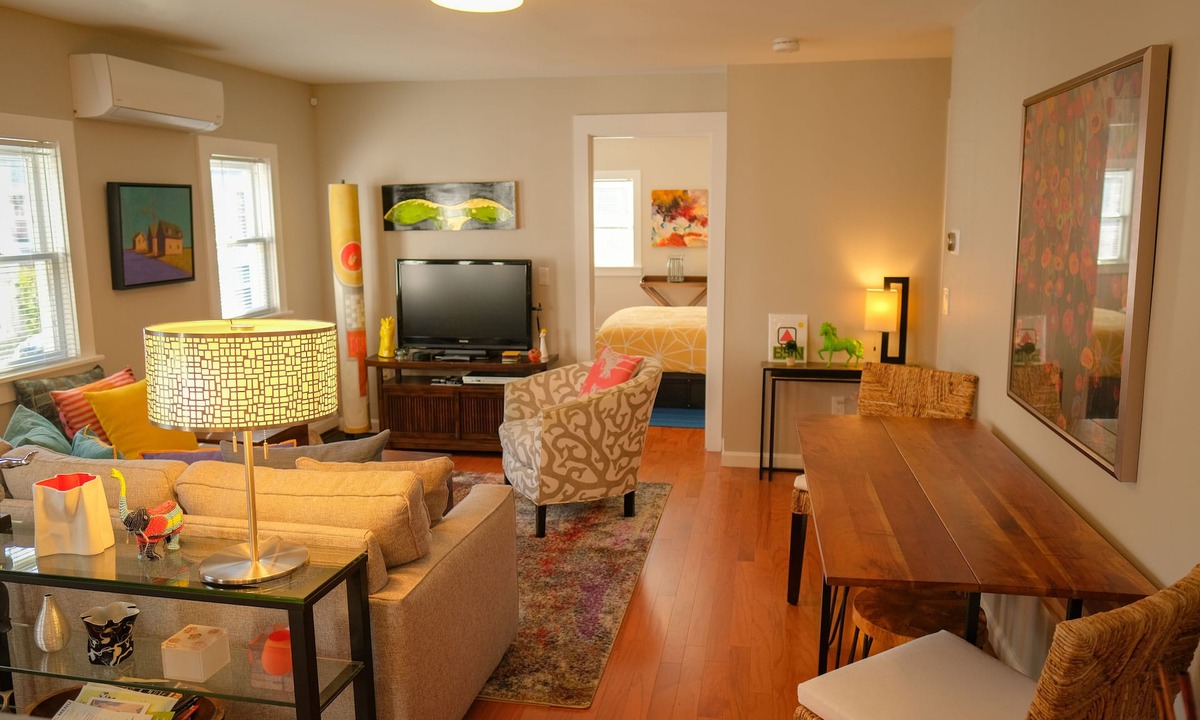 Provincetown Condo | Front Row! West End. Now 2 new bathrooms! Boatslip/Mussel Beach Gym/Sleeps 6!