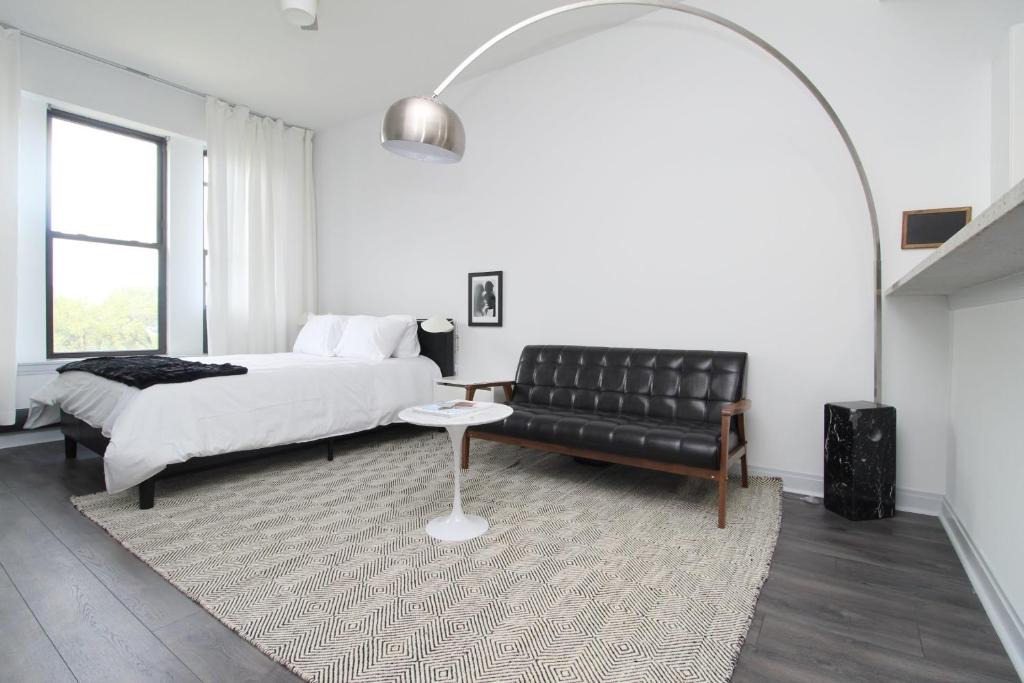 East Hyde Park Apartment | FRONTDESK 1 BR Apt near University of Chicago