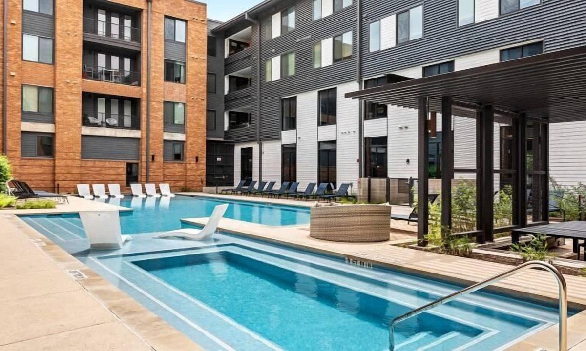 Highland Apartment | Frontdesk | 1 BR Apt near Mayfield Park & preserve