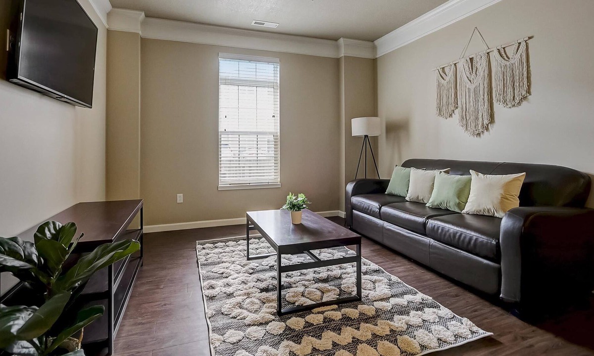 Roseland Apartment | Frontdesk | 2 BR in Roseland