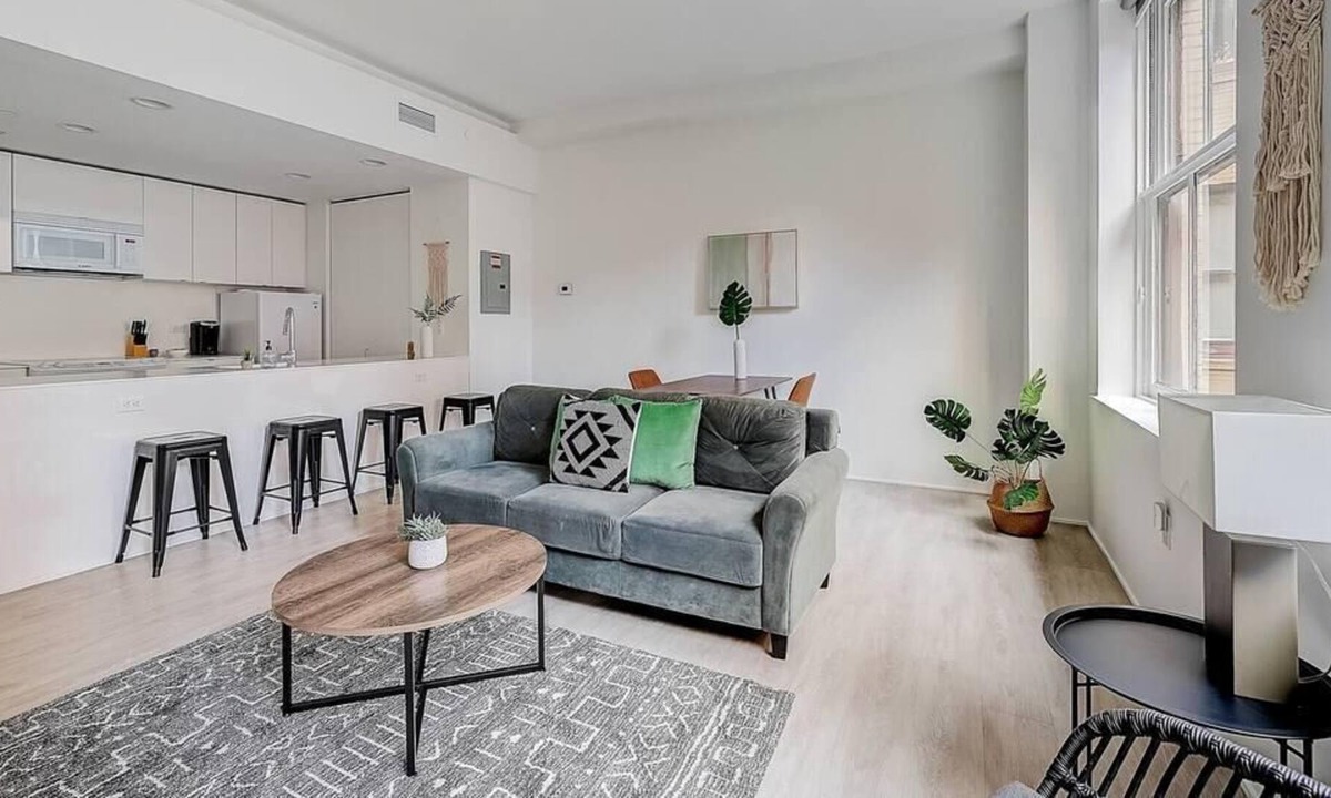 Gateway District Apartment | Frontdesk | Bright + Open Studio in Downtown