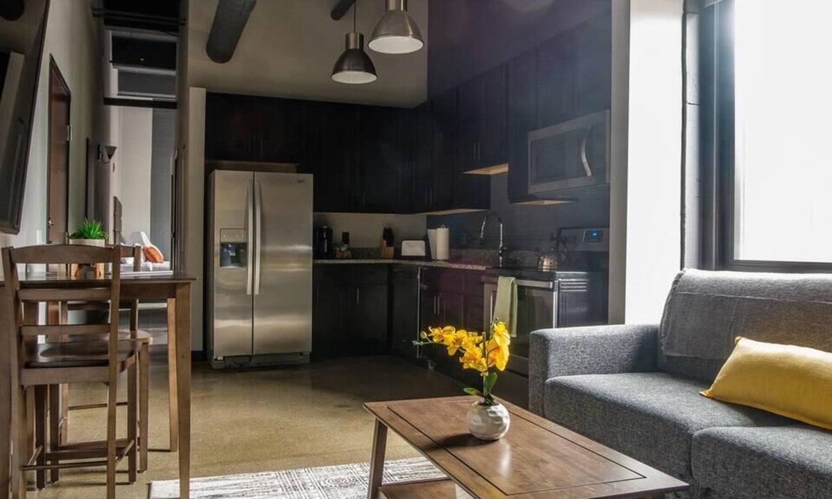 Strip District Apartment | Frontdesk | Comfortable + Modern 1BR near Downtown
