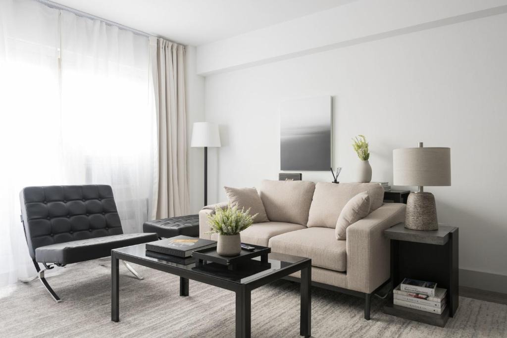 Central West End Apartment | FRONTDESK Modern 1 BR Apt by Forest Park