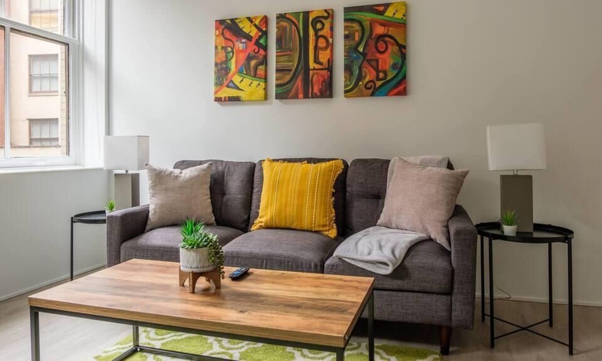 Gateway District Apartment | Frontdesk | Prime Location | Downtown Studio Apt