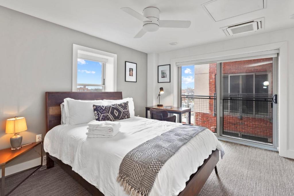 Hanover Place Apartment | FRONTDESK Quaint Studio Apt near Kauffman Center