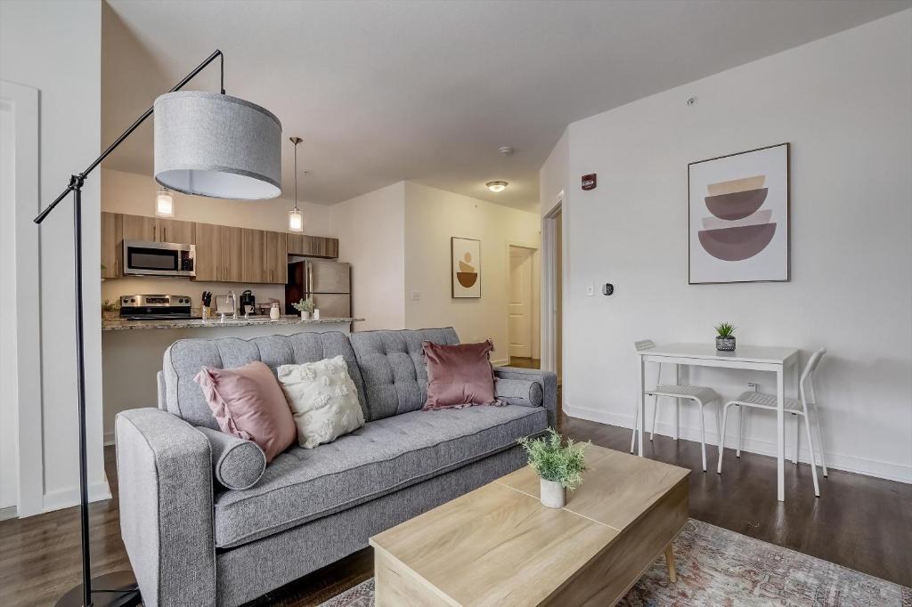 River Market Apartment | FRONTDESK RM West Apts River Market Dist Kansas City
