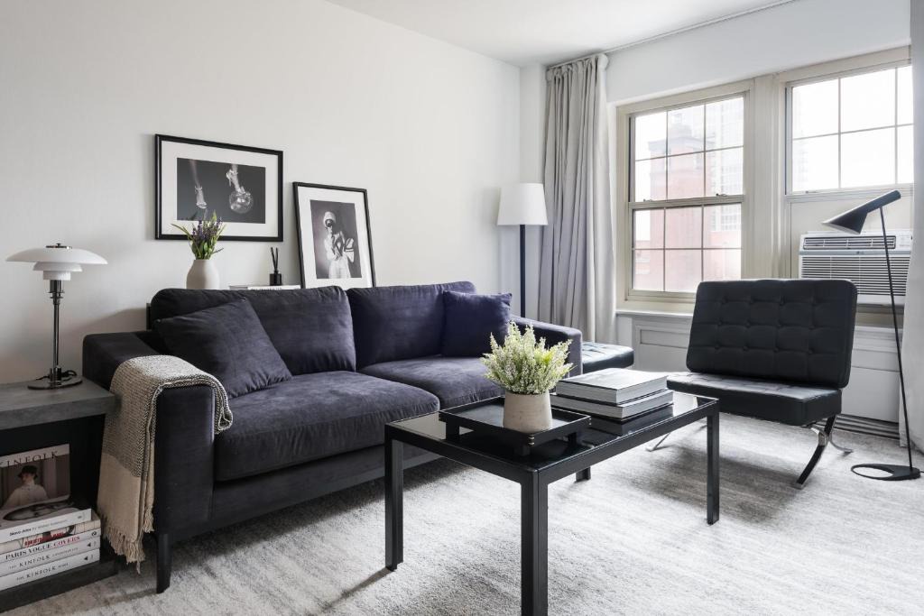 Central West End Apartment | FRONTDESK Spacious 1 BR Apt in Central West End