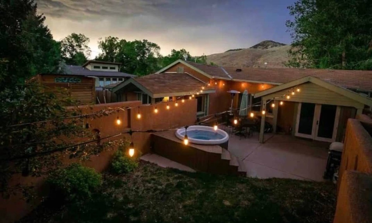 Salida House | Frontside Hacienda downtown Salida. STR #012962