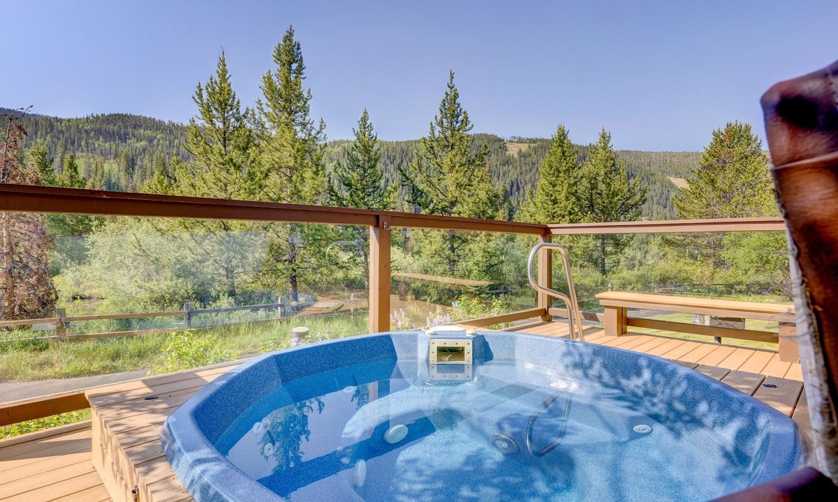 Mountain House Condo | Frostfire E41 2 Bedroom Condo by RedAwning