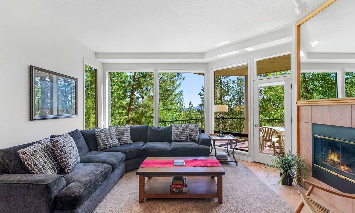 Century West Apartment | Frosty Summit Condo at Mount Bachelor Village