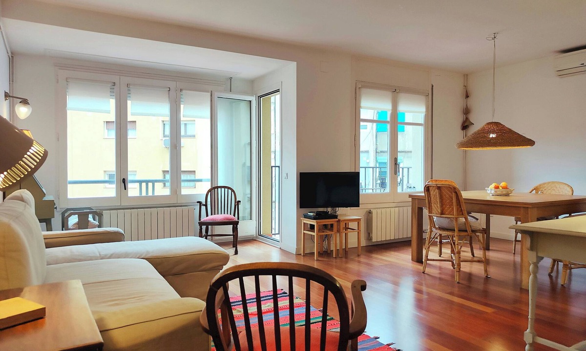 La Nova Esquerra de l'Eixample Apartment | FS2 - Spacious 2 bedroom. Sarrià - Hospital Clinic