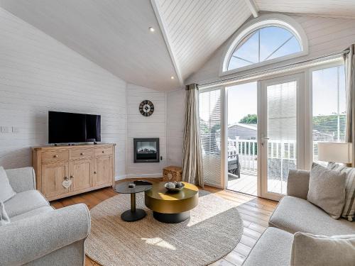 Hundall House | Fuchsia Lodge