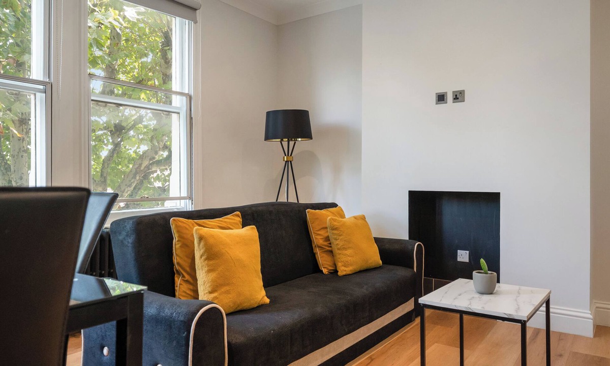Sands End Apartment | Fulham Luxury Lofts by Sol Haven