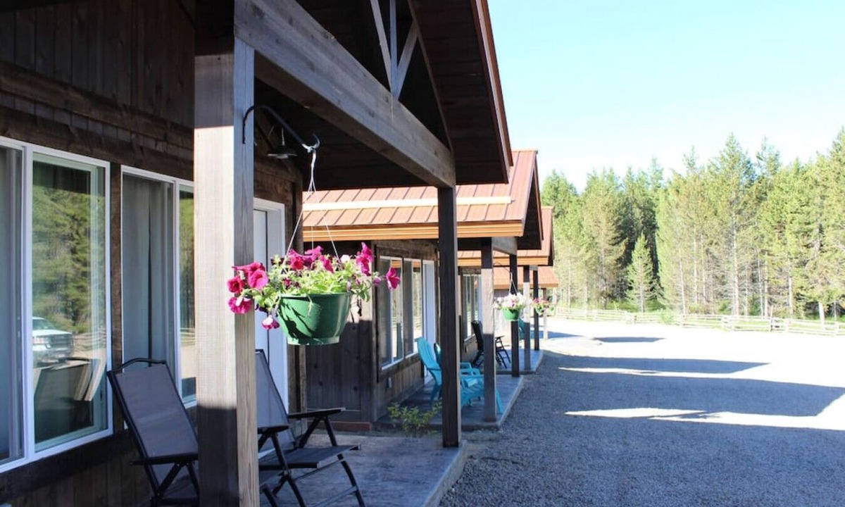 Island Park Ski Chalet | Full Bathroom, 2 Queen Beds, WIFI, Shared Hot Tub