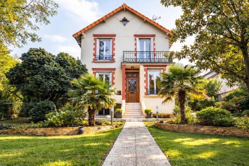 Noisy-le-Grand House | Full Beautiful House - 20 mins from Paris & DisneyLand - Noisy