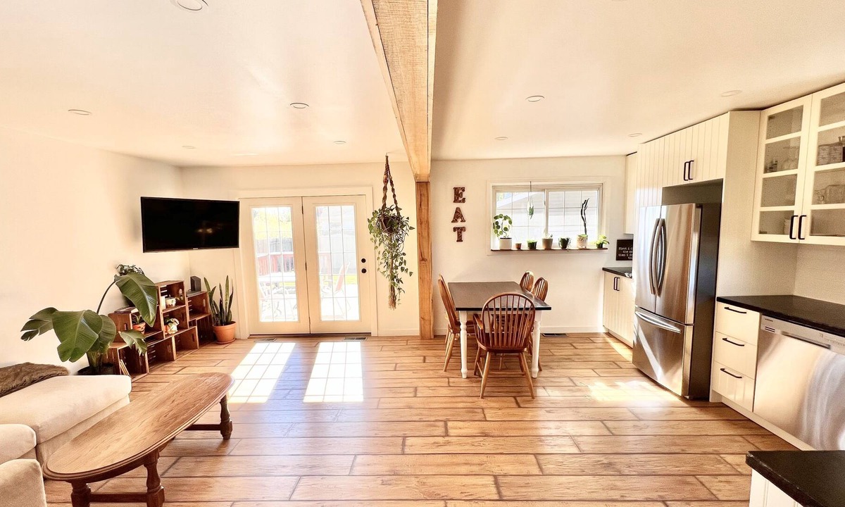 Sault Ste. Marie House | Full Cozy & Modern Bungalow in a quiet neighbourhood