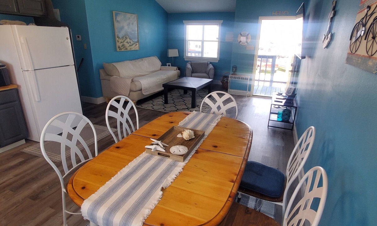 Leeward Sands House | Full Duplex - 4 Bedroom - 4 Bath - 2 Kitchens - Golf Cart Zone - Pets OK