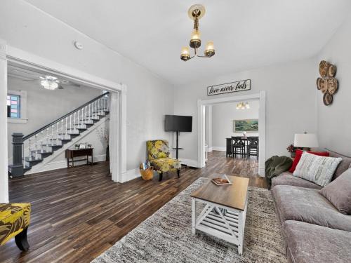 Farmington House | Full Home Retreat, Relax, Recharge