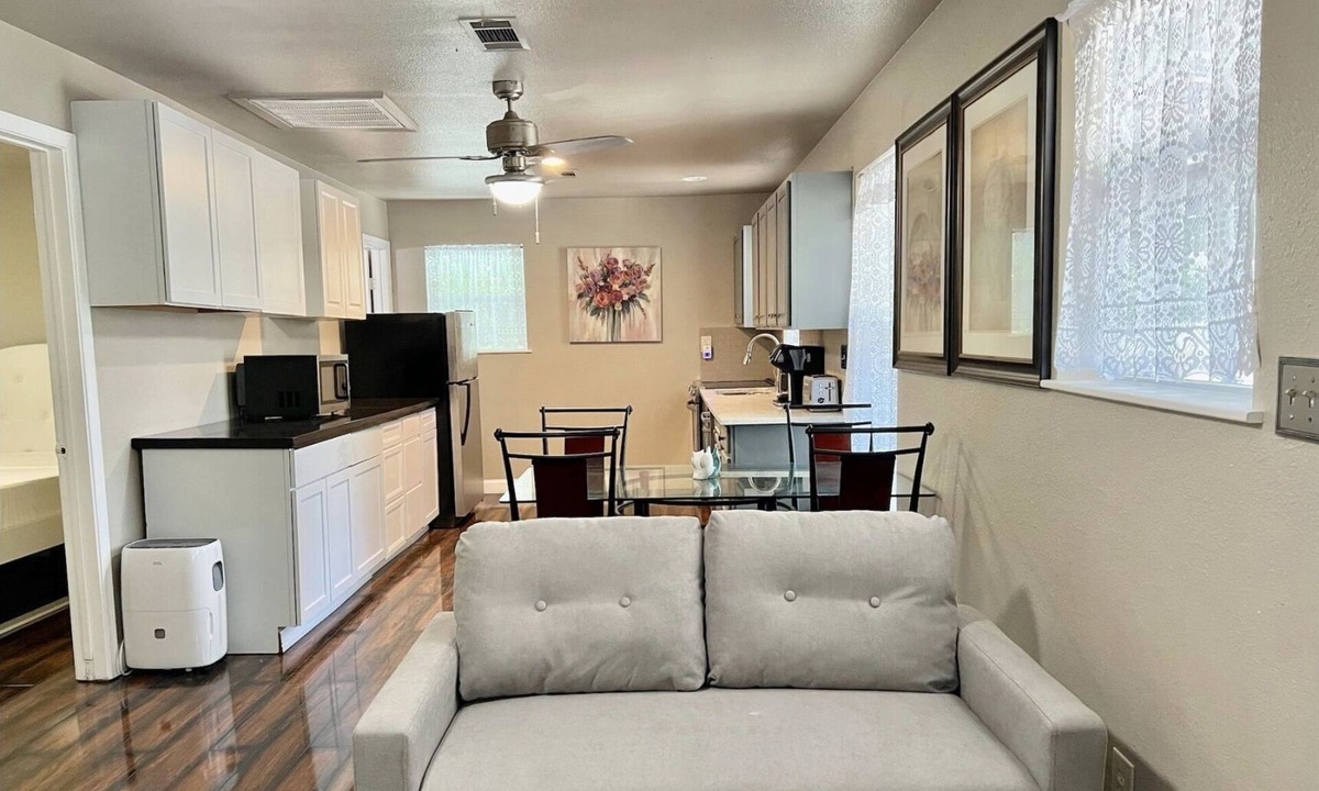 Fort Worth House | Full House Hideaway
