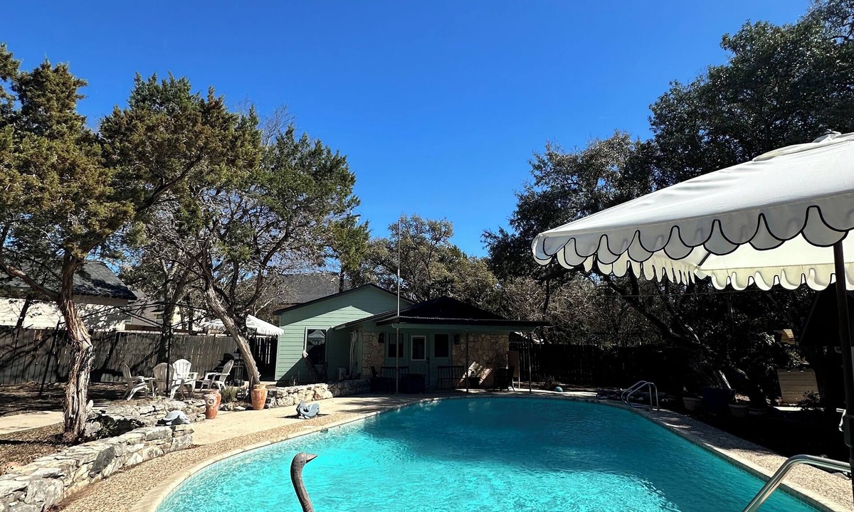 Helotes House | Full House-Near La Cantera, Helotes, Floore’s, The Rim, Sea World, Fiesta Texas.