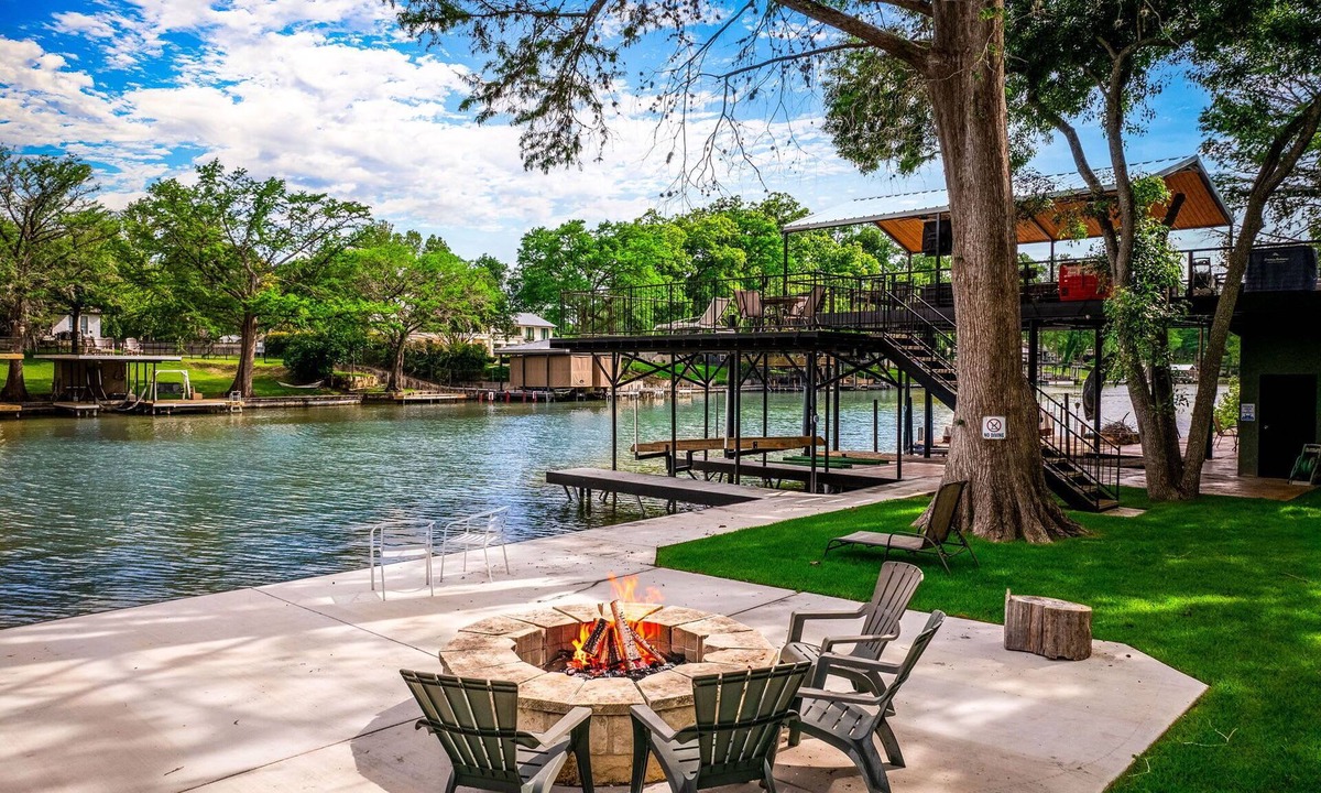 Seguin House | Full Lake! Waterfront Escape with Scenic Views!