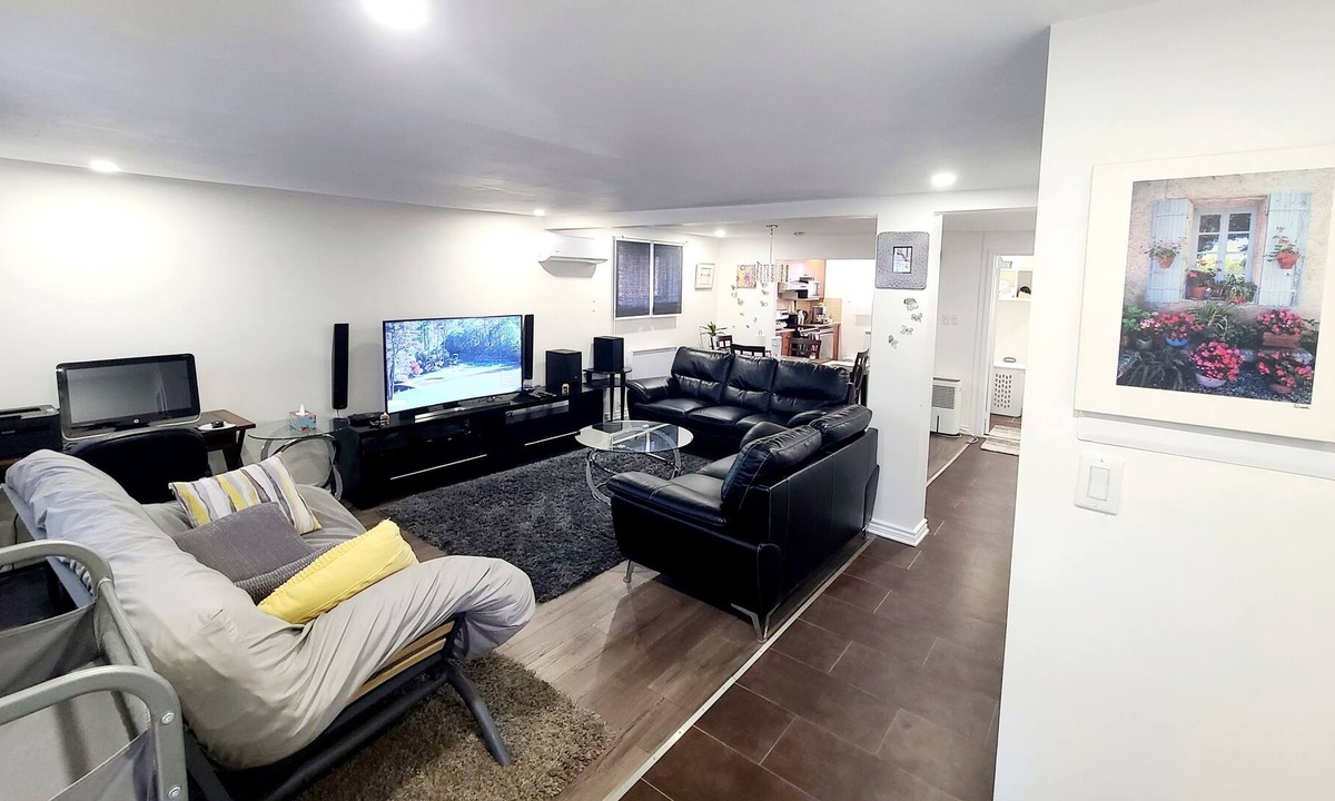 Anjou Apartment | Full modern 1 Bedroom Ground floor, free parking
