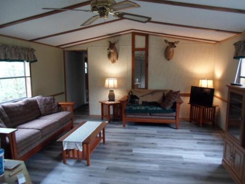 Arkdale House | Full Moon Cabin