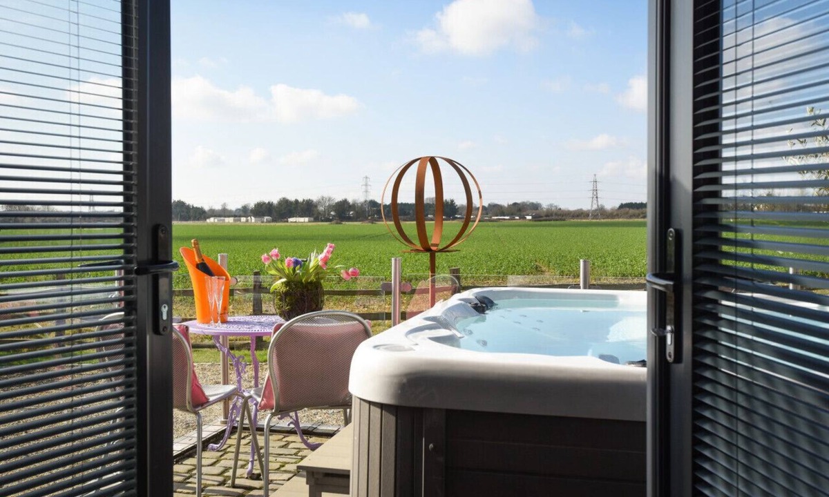 Emsworth House | Full Stay @ Varr House