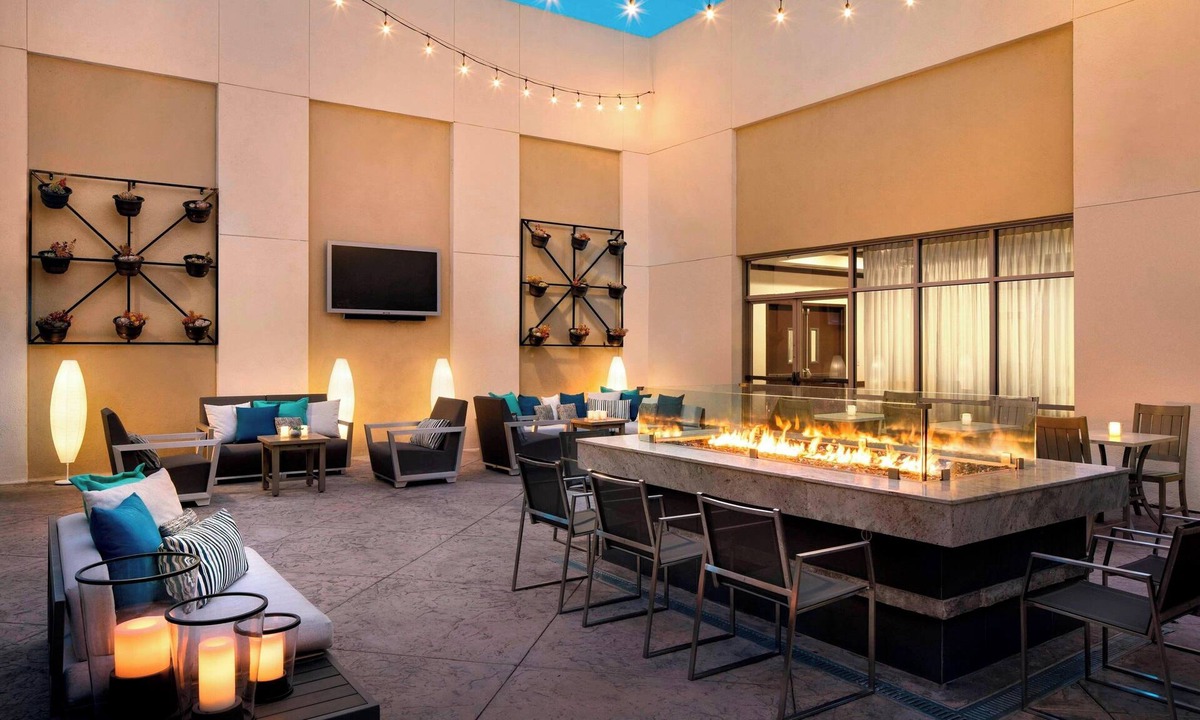 Fullerton Hotel | Fullerton Marriott at California State University