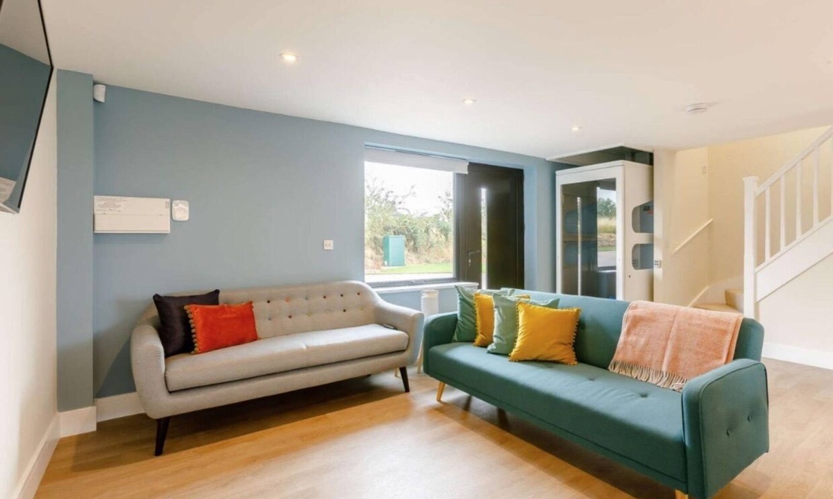 Moreton Valence Cottage | Fully Accessible-Disabled Adapted-Hot Tub-Pets