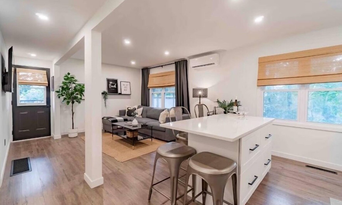 Beamsville Apartment | Fully Efficient Hotel-Style Suite on Wine Route