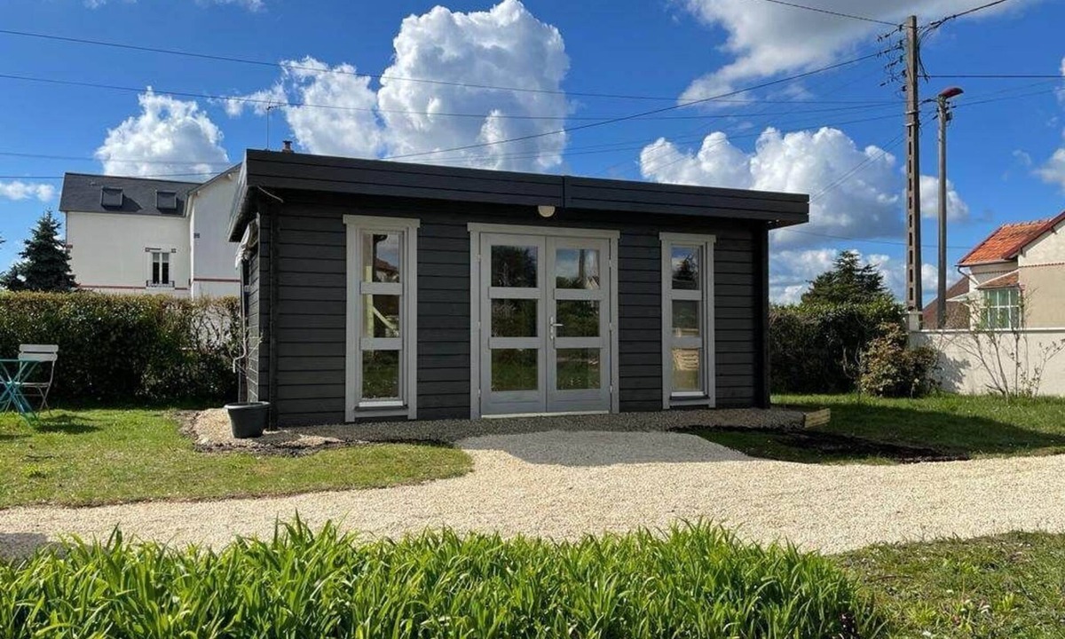 Saint-Florent-sur-Cher Ski Chalet | Fully equipped Tiny House with garden