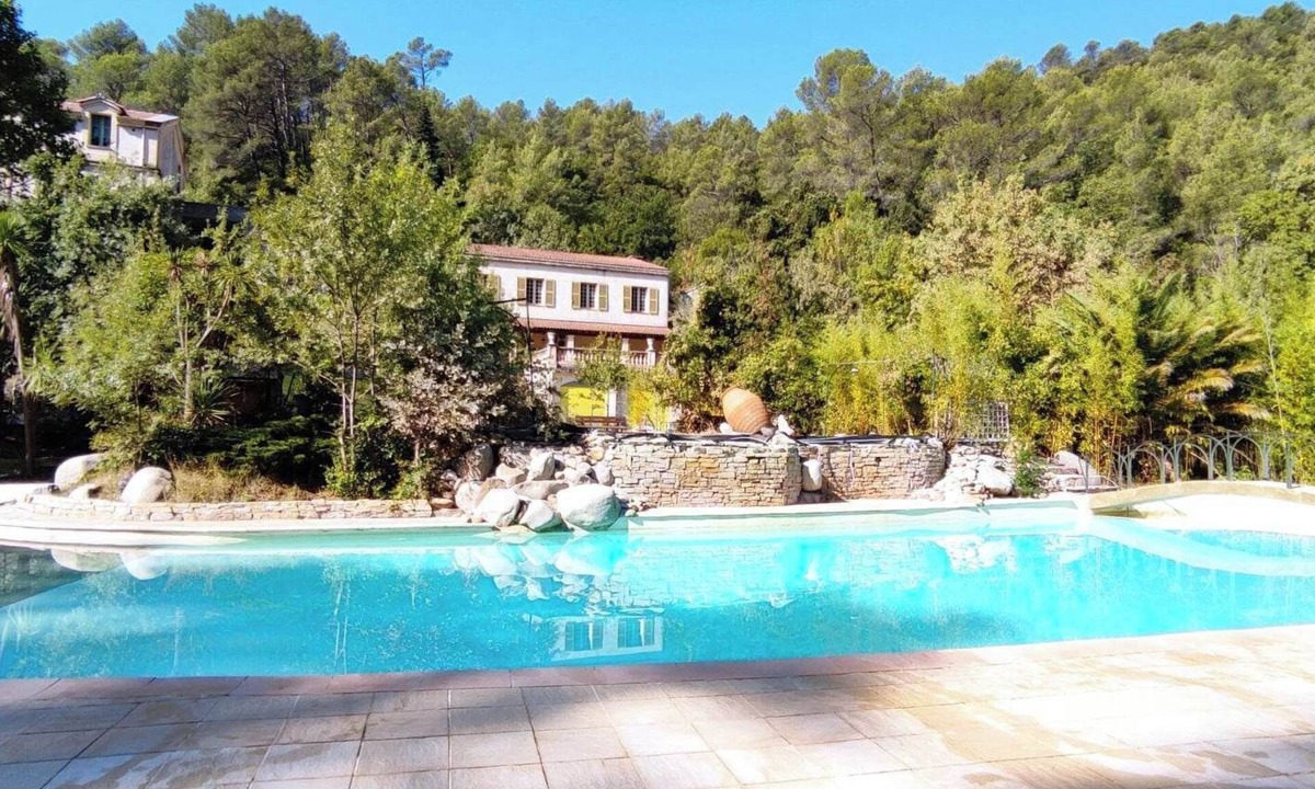 Meounes-les-Montrieux House | Fully-equipped mobile in a quiet, private domain.
