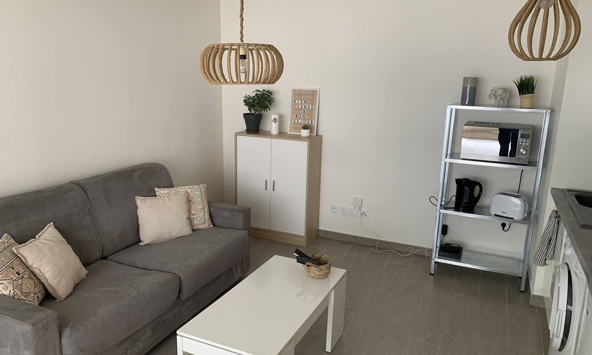 Saint-Laurent-du-Var Apartment | Fully equipped studio in absolute calm
