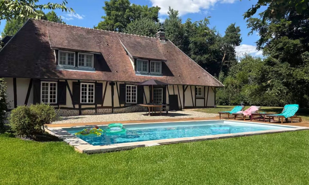 Sylvains-les-Moulins House | Fully equipped Normandy farmhouse with swimming pool